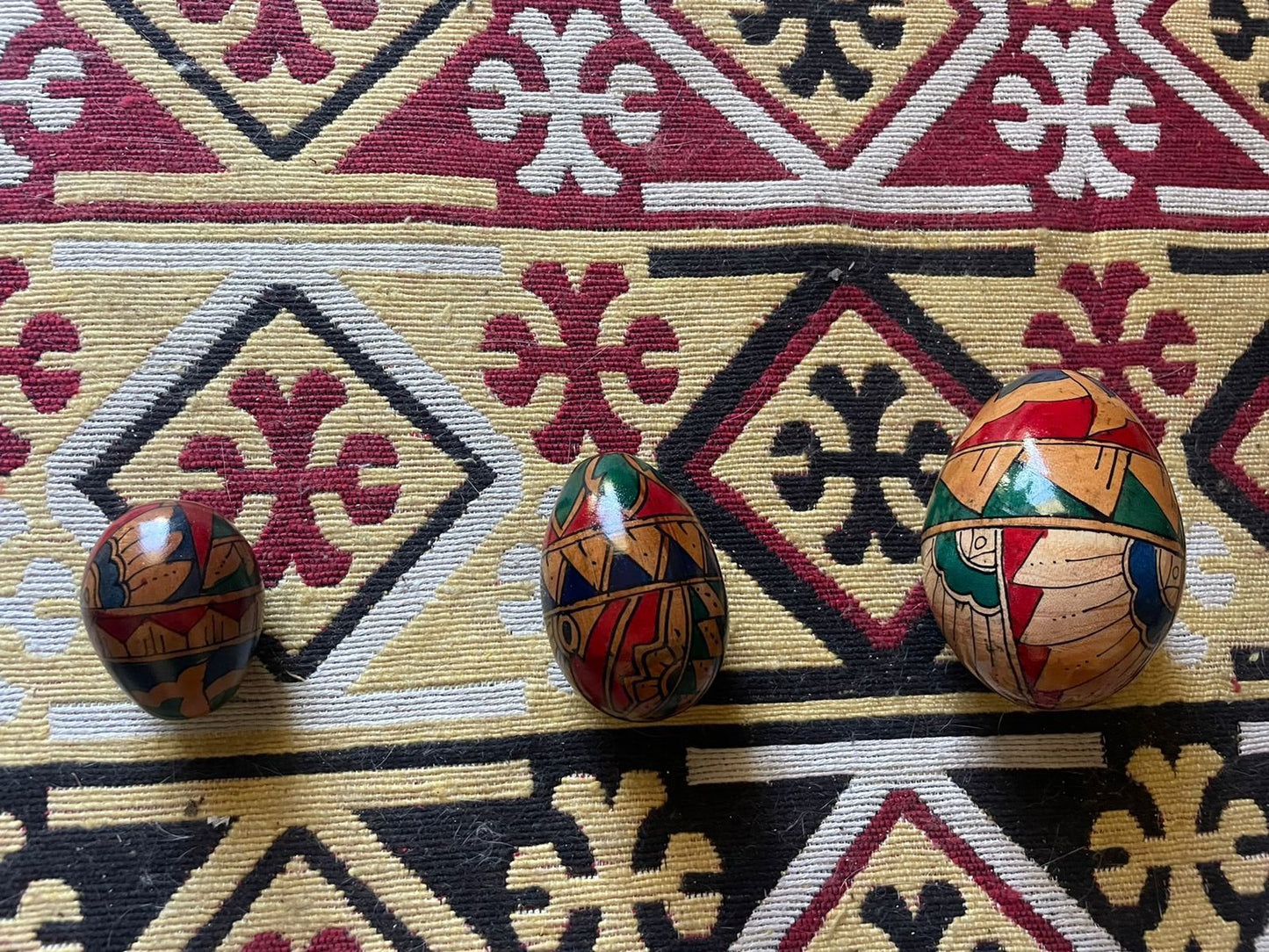 Batik egg maracas